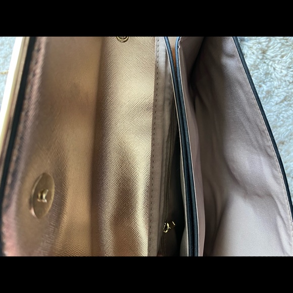 Clutch - Picture 3 of 4